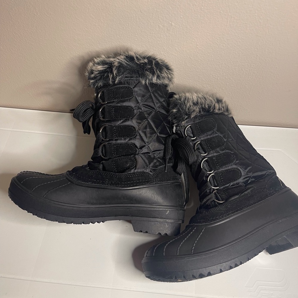 Black Faux Fur Lace-Up Snow Boots | Rue21 | Size 7 | New With Tags